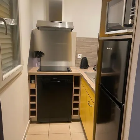 4 A 6 Personnes Dans Avec Piscines Proche Semesterbostad Belgodère