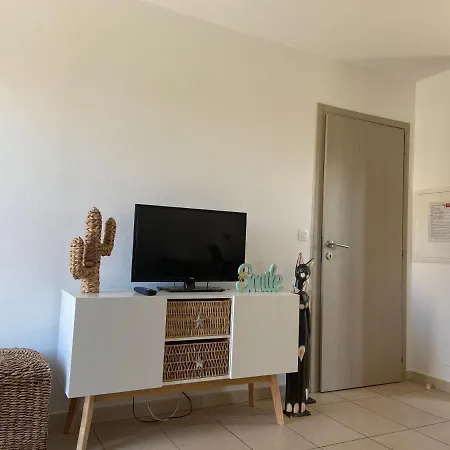 4 A 6 Personnes Dans Avec Piscines Proche Semesterbostad *