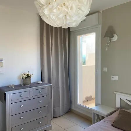 4 A 6 Personnes Dans Avec Piscines Proche Holiday home