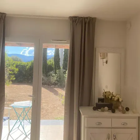 4 A 6 Personnes Dans Avec Piscines Proche Holiday home