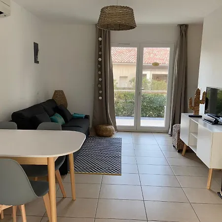 4 A 6 Personnes Dans Avec Piscines Proche Holiday home *