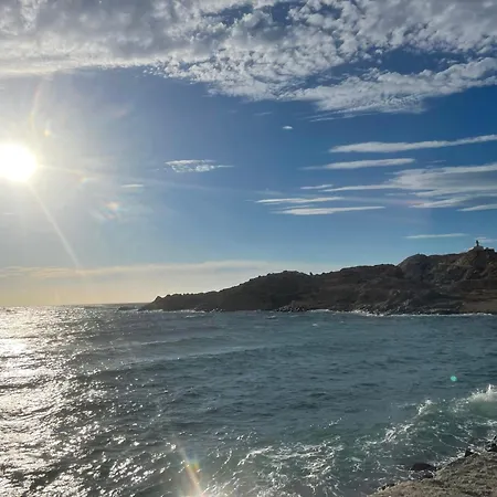 4 A 6 Personnes Dans Avec Piscines Proche Belgodere (Corsica)