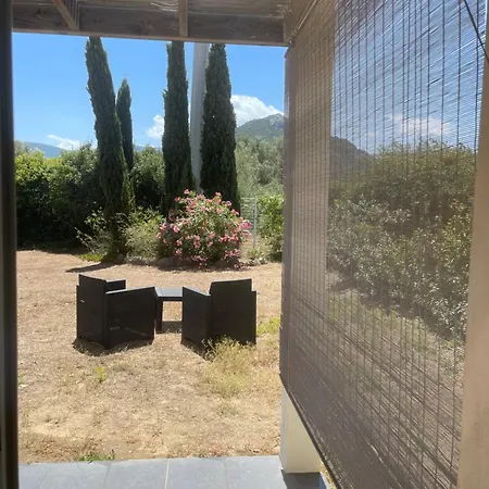 4 A 6 Personnes Dans Avec Piscines Proche Holiday home Belgodere (Corsica)